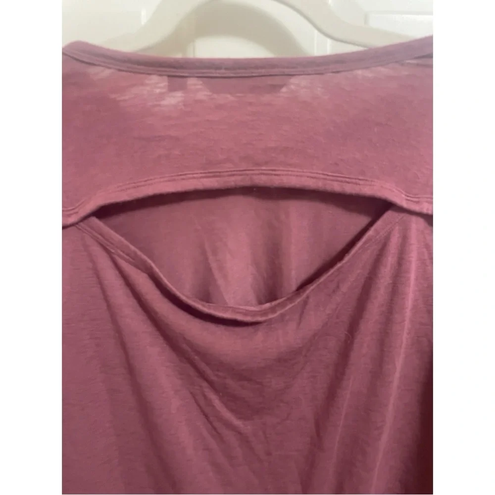 Athleta Breezy Long Sleeve Open Back Shirt Crushed Berry Size Small Tall - Picture 5 of 6